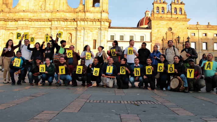 La paz no se puede lograrse a través de la violencia, sólo puede lograrse mediante la comprensión. Ralph Waldo
