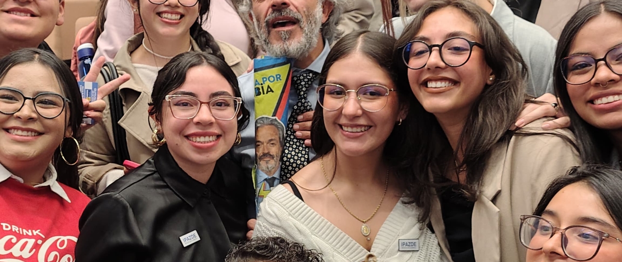 Juan Daniel Oviedo dialogó con estudiantes sobre el papel de las estadísticas en la construcción de país